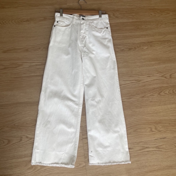 Adeliya Shredded Jeans - White