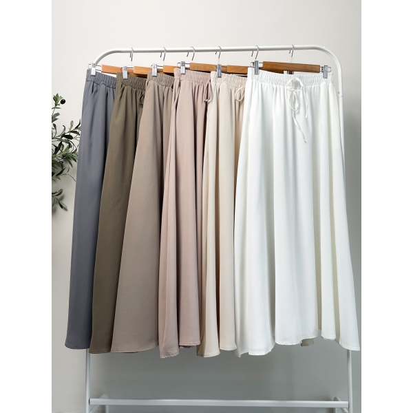 Inaz Plain Skirt