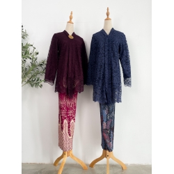 Ratih Lace Kebaya (Size L)