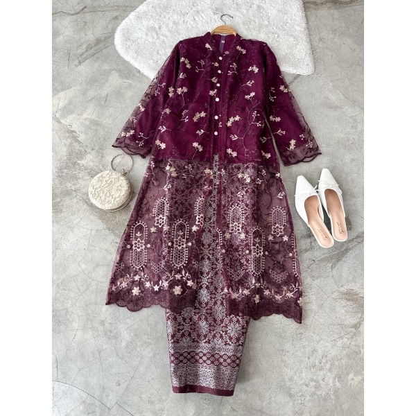 Latiwi Lace Set (Size L) 