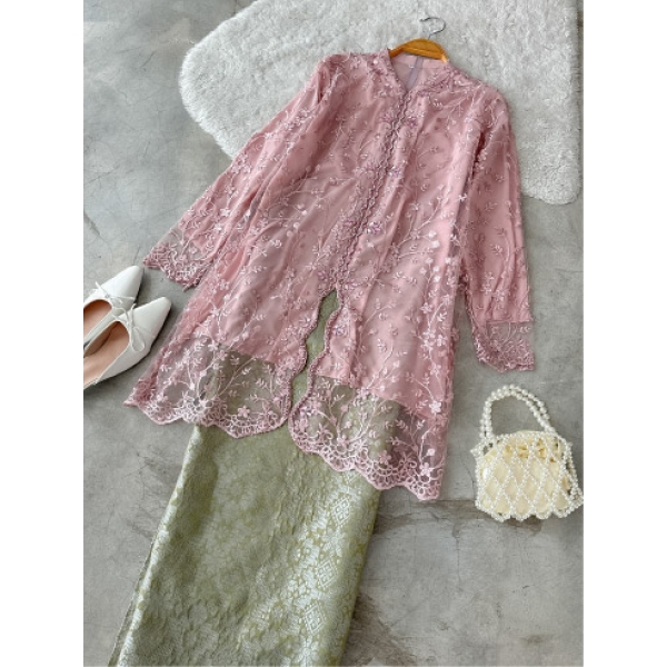 Wita Lace Set (Size XL) 