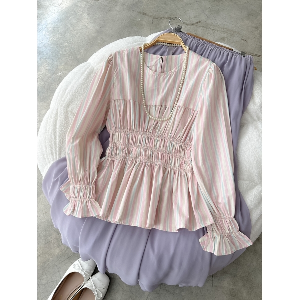Kyun Pleated Top