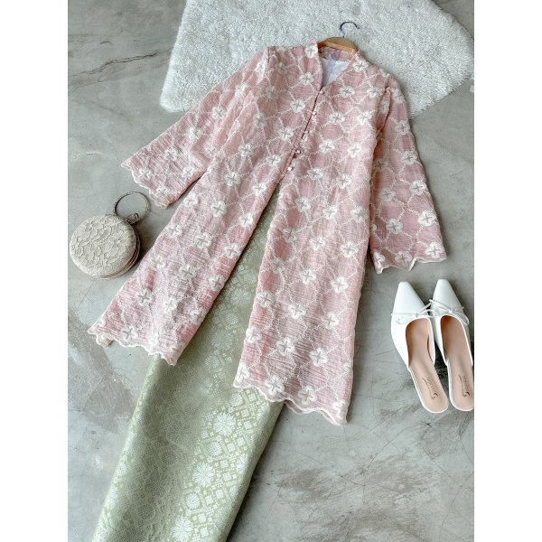 Marilyn Kebaya Labuh