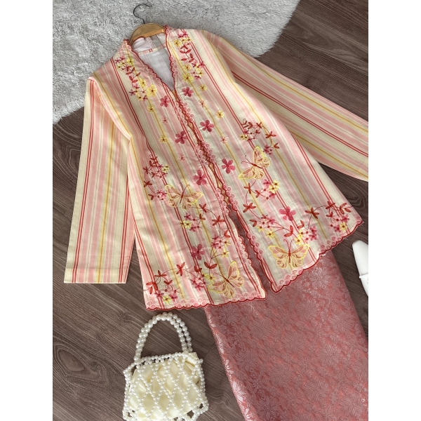 Dahlia Sulam Kebaya Top