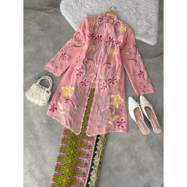Madame Kebaya Labuh - XL