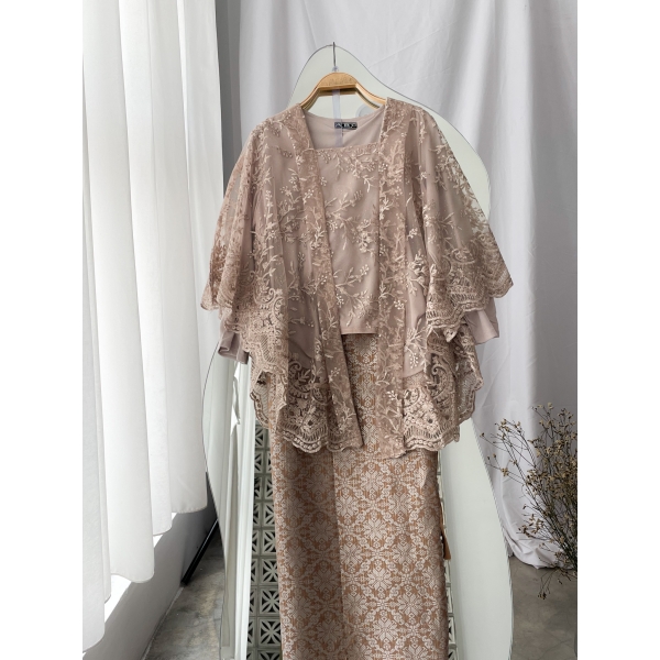 Cassa Lace Kebaya Top Cassa Lace Kebaya Top