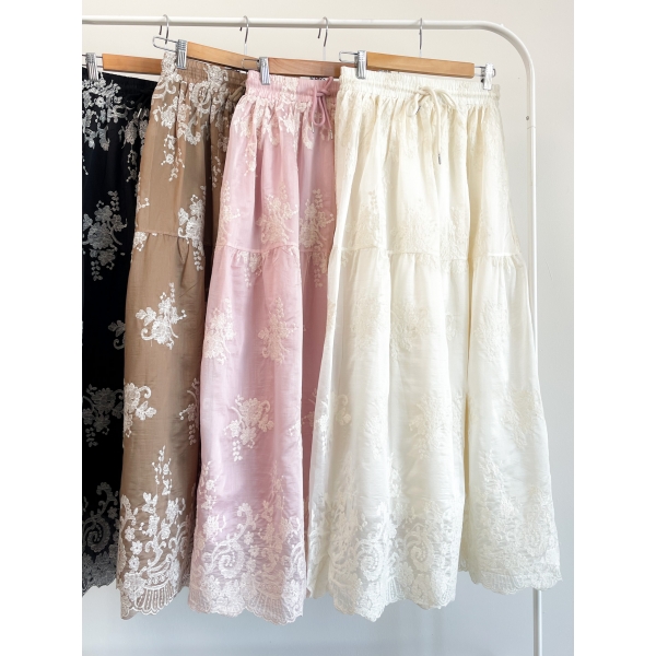 Tita Embroidery Skirt