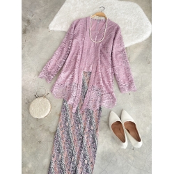 Kirana Lace Kebaya (Size L)