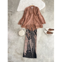 Ratih Lace Kebaya (Size L)
